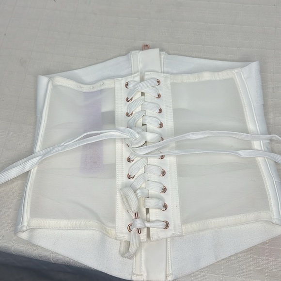 Savage X Cincher in White Pearl size S - Picture 5 of 8